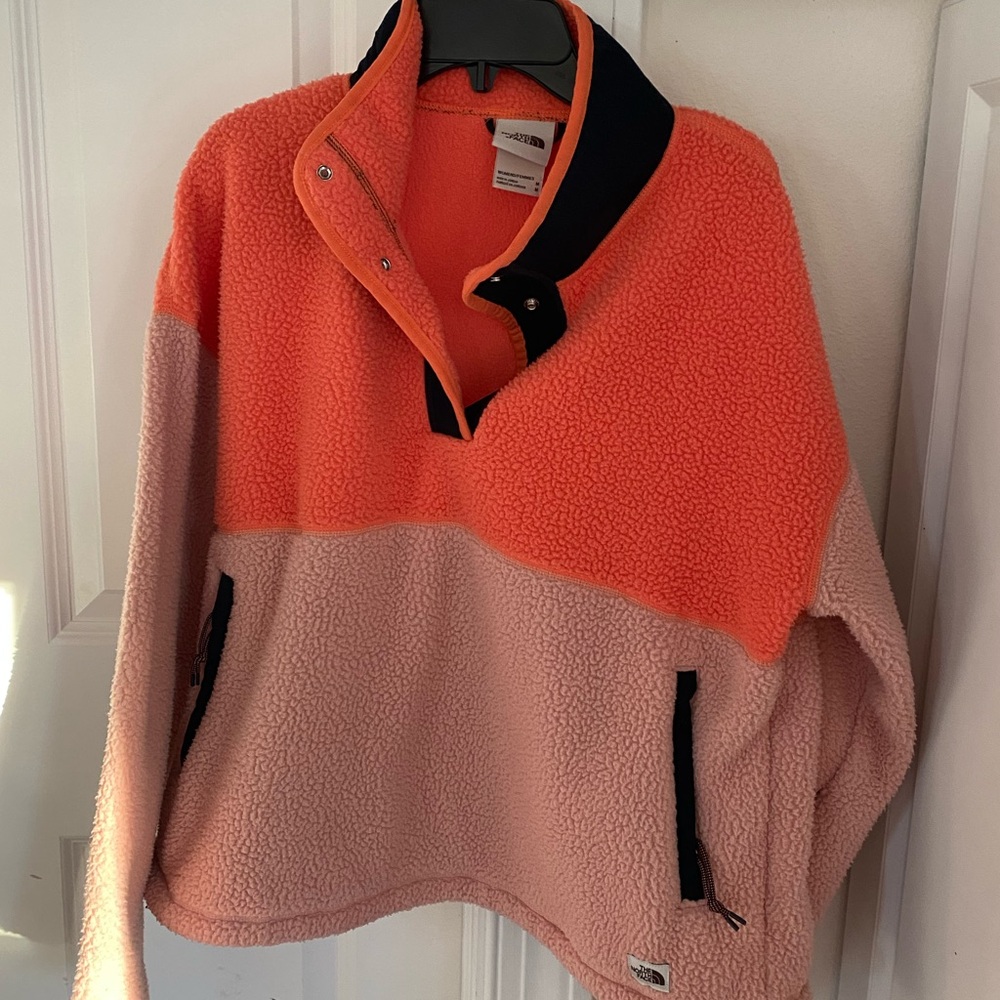 The North Face outdoor fleece 1/2 zip jacket / orange & pink / M